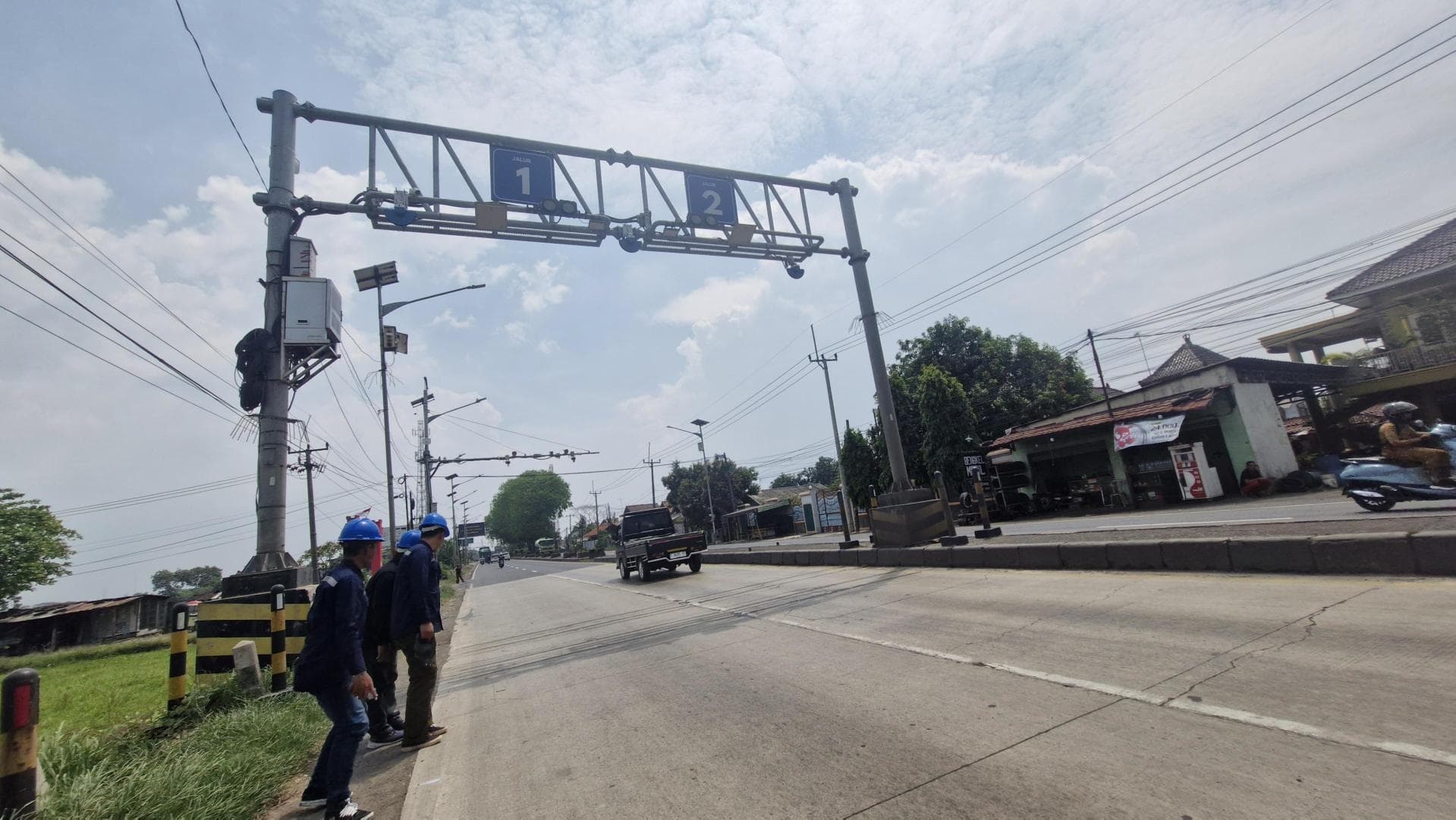WIM System in Indonesia for Weighing Trucks Without Stopping WIM System in Indonesia for Weighing Trucks Without Stopping